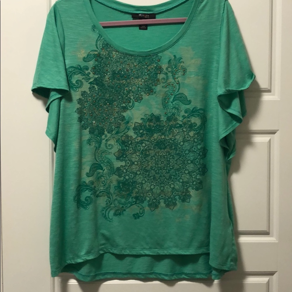 Pretty green and gold top🧚🏻